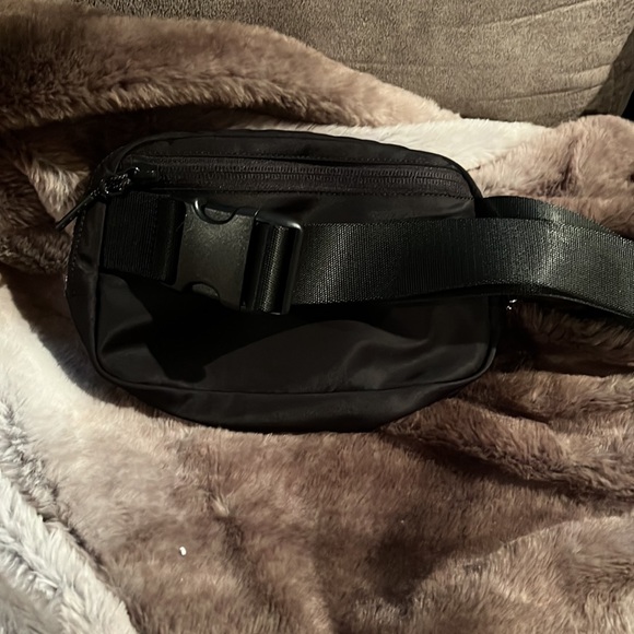 Lululemon Belt Bag - Picture 2 of 3